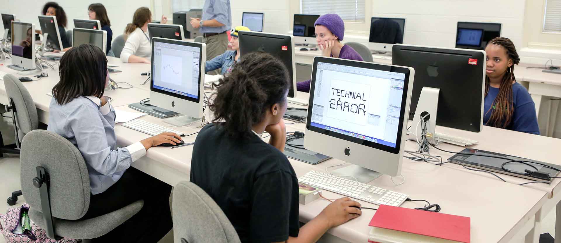 AMC majors working in the computer lab